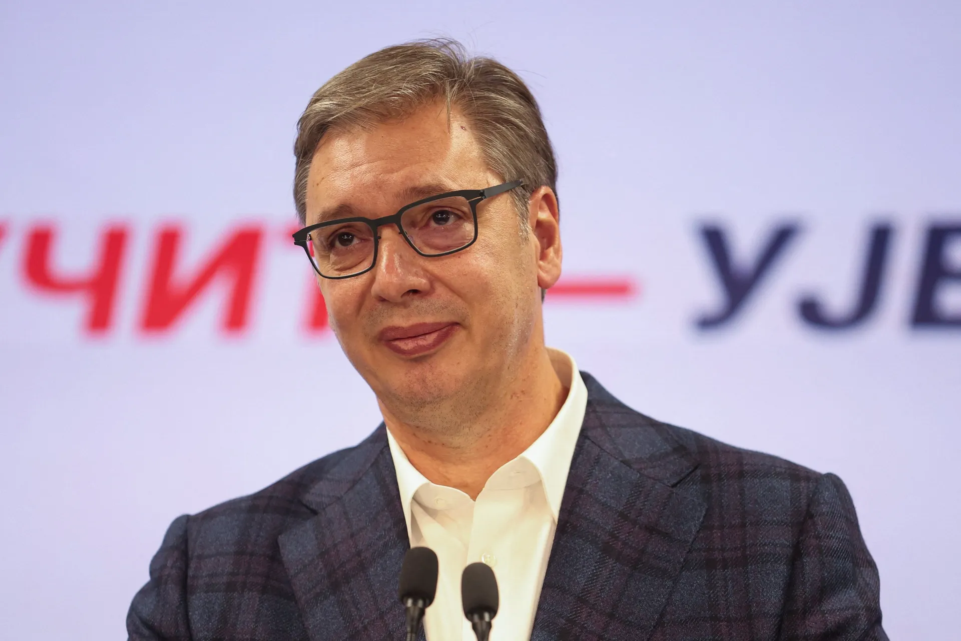 Vučić nakon upada na Informer poručio da će SNS morati da se samoorganizuje